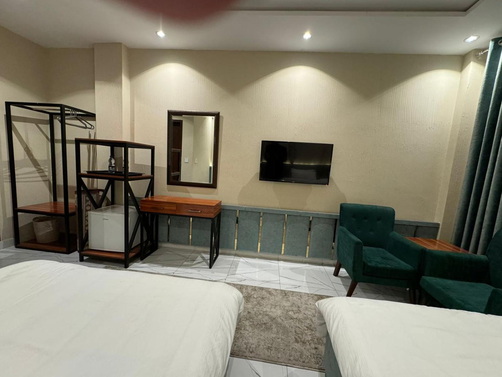 Shelton Boulevard Hotel 라호르 외부 사진